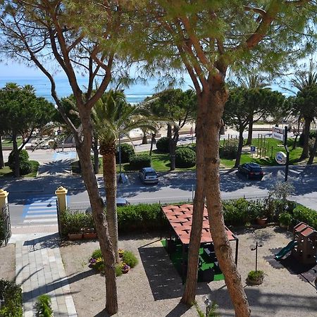 Hotel Quattropalme Торторето Экстерьер фото