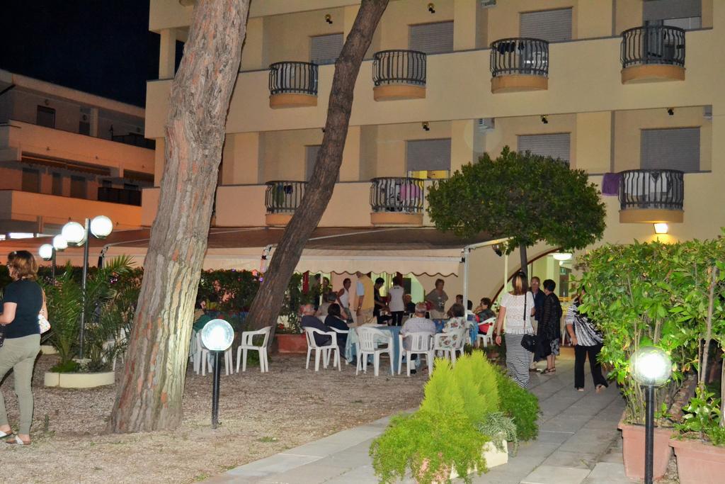 Hotel Quattropalme Торторето Экстерьер фото
